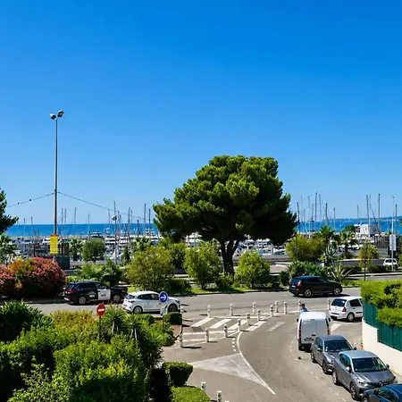For 6 Guests With Sea & Marina Views 10 Min From *
