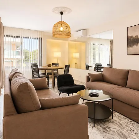 Apartman For 6 Guests With Sea & Marina Views 10 Min From