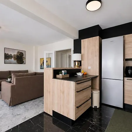 Apartman For 6 Guests With Sea & Marina Views 10 Min From Saint-Laurent-du-Var