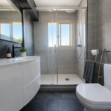 Apartman For 6 Guests With Sea & Marina Views 10 Min From *